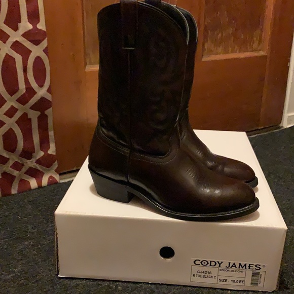 Men’s Cody James Boots, Black Cherry (10EE) - Picture 5 of 6